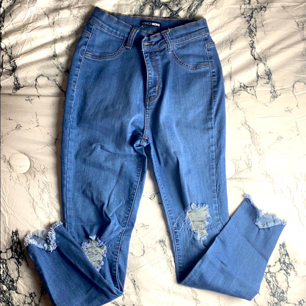 Distressed Ankle Jeans
